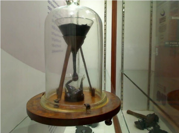 Pitch_drop_experiment_webcam Pitch_drop_experiment_webcam
