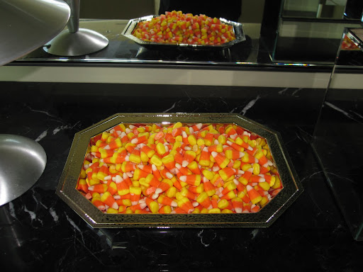 I love how the candy reflects in mirror.