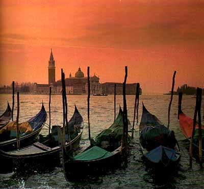 [gondole_in_venice3.jpg]