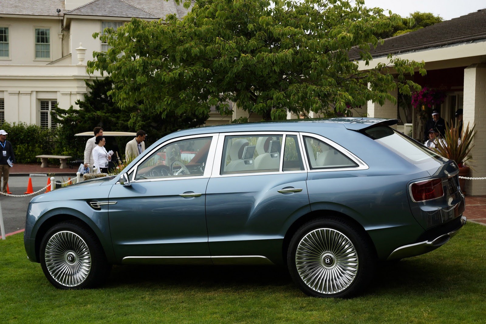 [Bentley-EXP-9-F-5%255B2%255D.jpg]