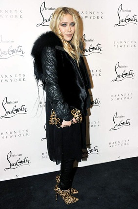 Mary Kate Olsen==
BARNEY's NEW YORK Celebrates CHRISTIAN LOUBOUTIN's 20th Anniversary and Launch of His New Book: CHRISTIAN LOUBOUTIN==
Barney's, NYC==
November 01, 2011==
©Patrick McMullan==
Photo-JONATHON ZIEGLER/PatrickMcMullan.com==
==
