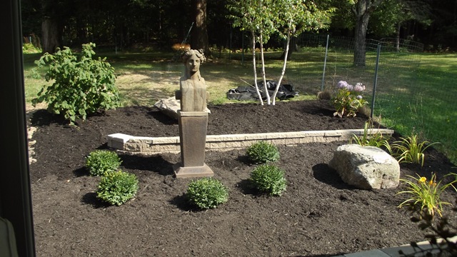 [landscaping%2520mulch%2520out%2520back%2520001%255B3%255D.jpg]