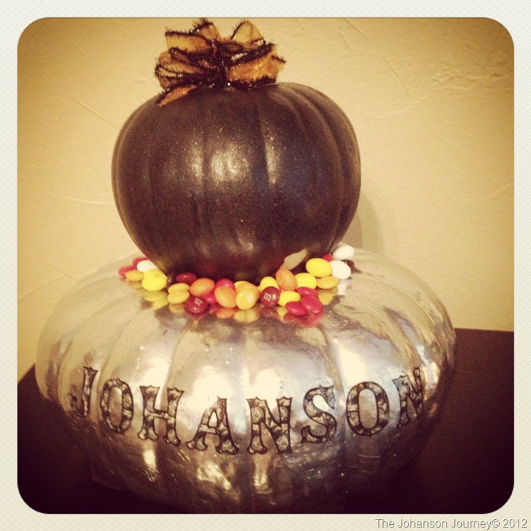 [pumpkin%2520tablescape%255B6%255D.jpg]
