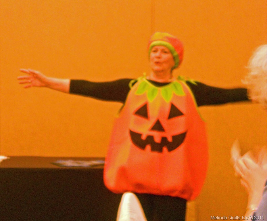 [Maetha%2520as%2520the%2520Great%2520Pumpkin%255B3%255D.jpg]