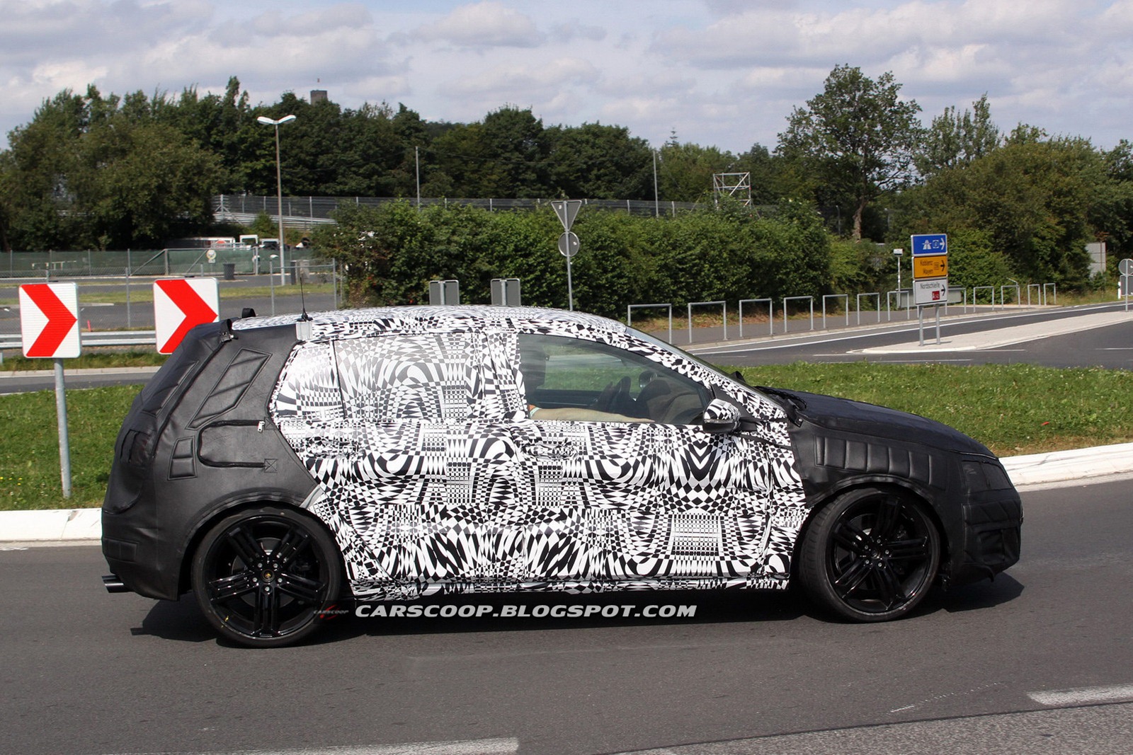 [2013-VW-Golf-R-5%255B3%255D.jpg]
