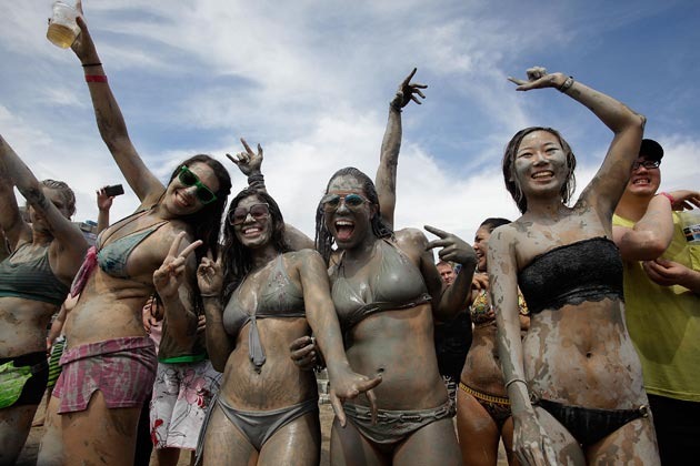 boryeong-mud-fest-2011-7 boryeong-mud-fest-2011-7