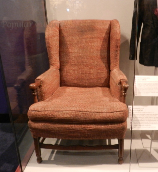 [dc_amh_archie_bunkers_chair7.jpg]