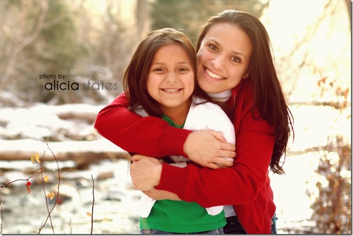 alicia-states-photography-mother-daughter-snow-river- 025-3 alicia-states-photography-mother-daughter-snow-river- 025-3