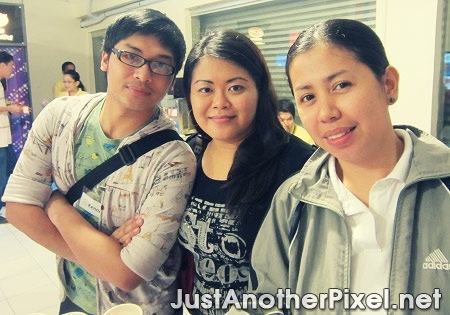 Me, my bro and my blogger friend Divine - JustAnotherPixel.net