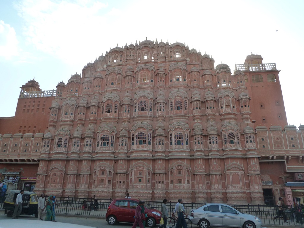 [India-Jaipur-Palace-of-the-Winds.-23.jpg]