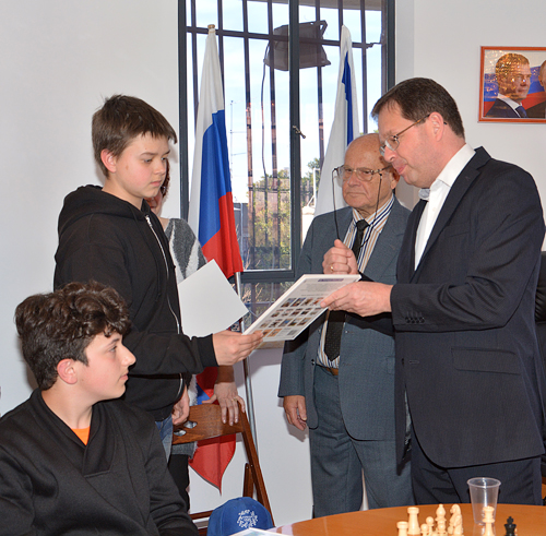 ШАХМАТЫ в честь 70-летия Победы: ветераны играют со школьниками шахматной секции. Тренер Любовь Абрамовна Матаева (Фридберг) 27 2015-03-25.jpg