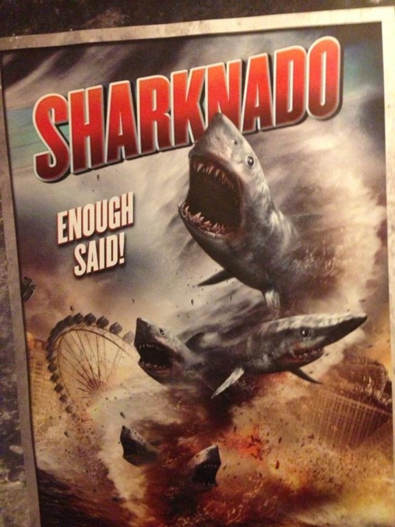 Féljétek a Sharknado poszterét!