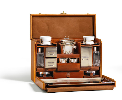 From 1926, this charming tea case was made for the Maharajah of Baroda. From 1926, this charming tea case was made for the Maharajah of Baroda.