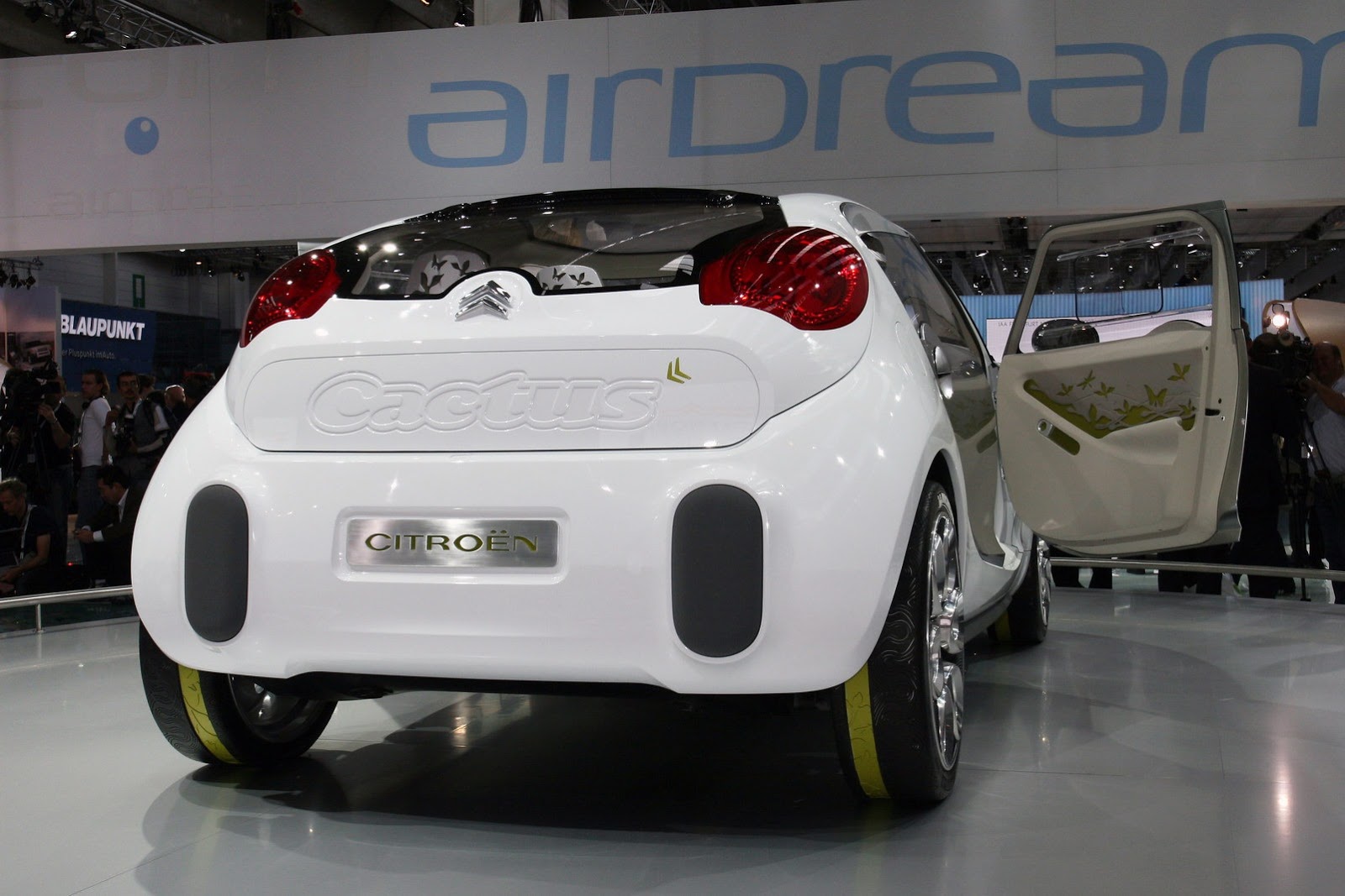 [Citroen-Cactus-I-10%255B2%255D.jpg]