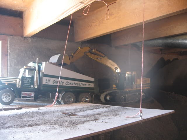 [Joe-Basement-392.jpg]