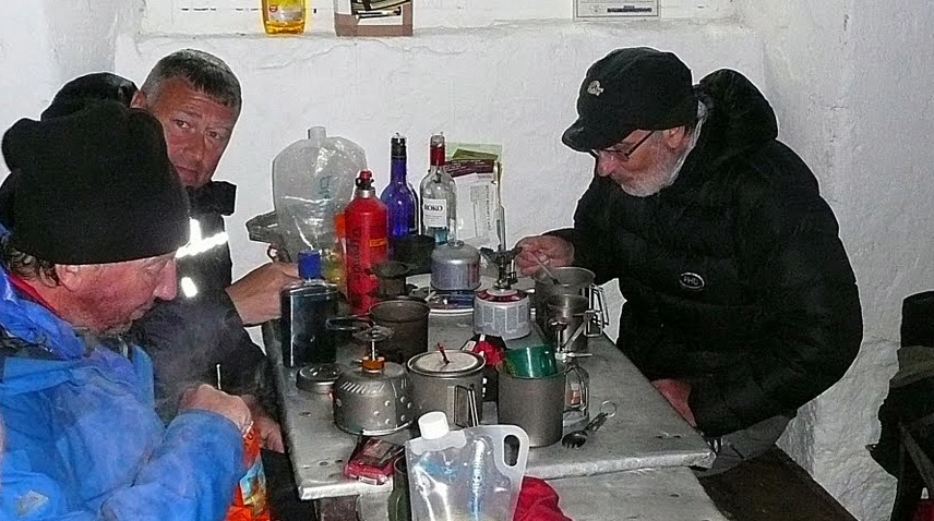 [237-Mon-Day-11-In-Gelder-Shiel-Bothy%255B1%255D.jpg]