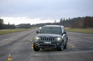 gl_algtest-jeep-grand-cherokee001