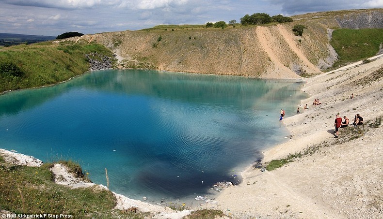 harpur-hill-blue-lagoon-4