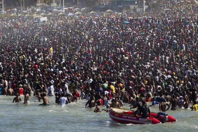 [DURBAN%25201%2520BEACH%2520DEC%25202011%255B6%255D.jpg]
