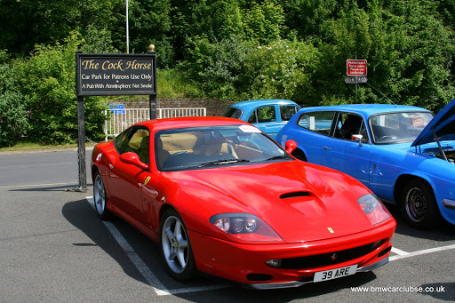 Horse Inn. Ferrari 550.
