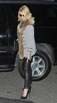 [gty_january_jones_ss_thg_120320_ssv1.jpg]