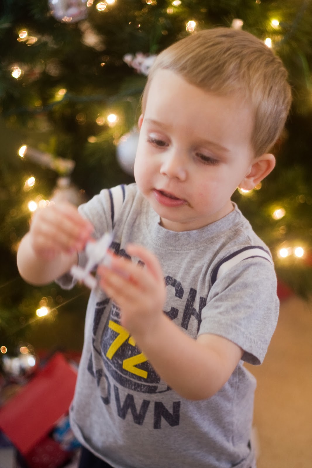 [12%252025%252013_Jacob%2520presents%25204%255B3%255D.jpg]