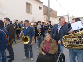 Ronde de la banda de musica y rondalla por Santa Cecilia 2011