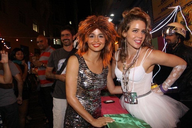 Nanda Costa e Leandra Leal