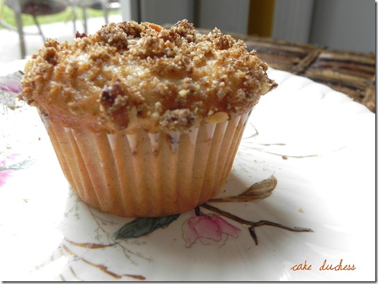streusel-topped-plum-muffins-2 streusel-topped-plum-muffins-2