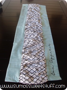.:Sumo's Sweet Stuff - Ruffled Table Runner:.