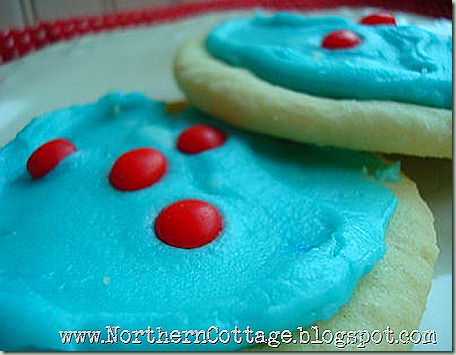 frosted-sugar-cookies1[1]