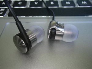 04 earphone