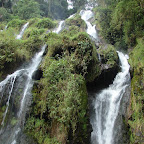 Cascada junto a las termas