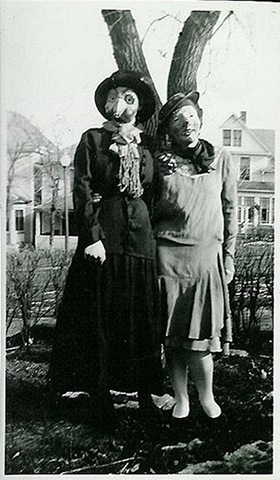 [creepy-black-white-photos-5%255B2%255D.jpg]