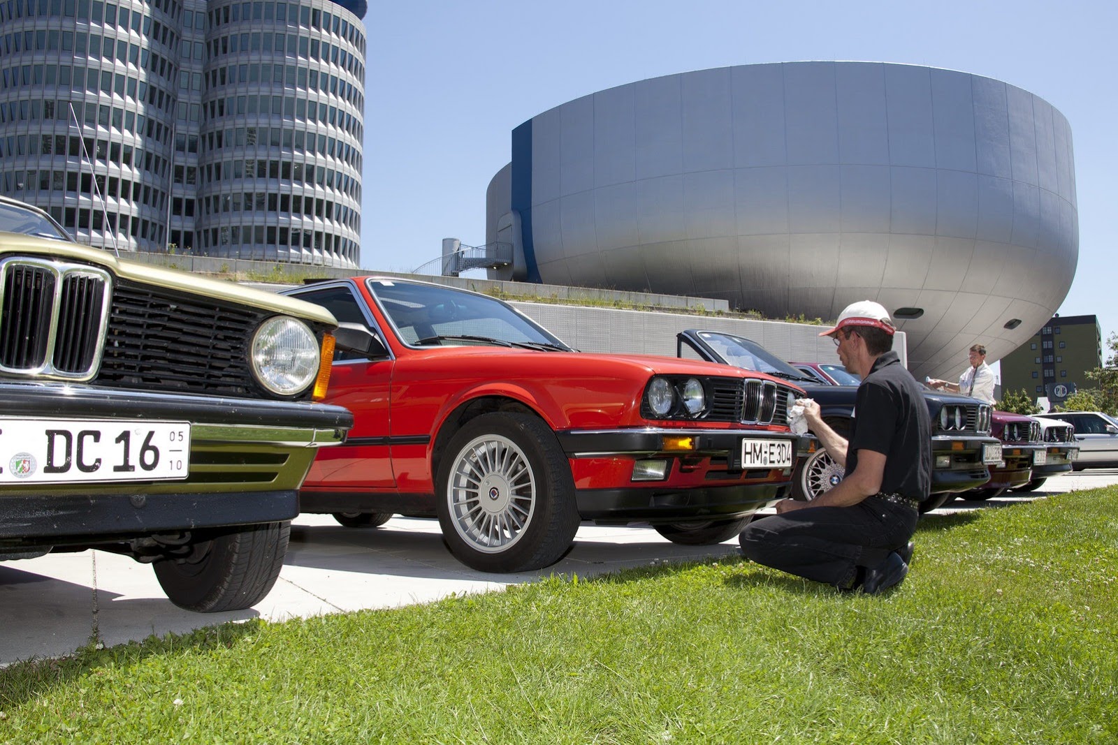 [BMW-E30-3-Series-Convertible-26.jpg]