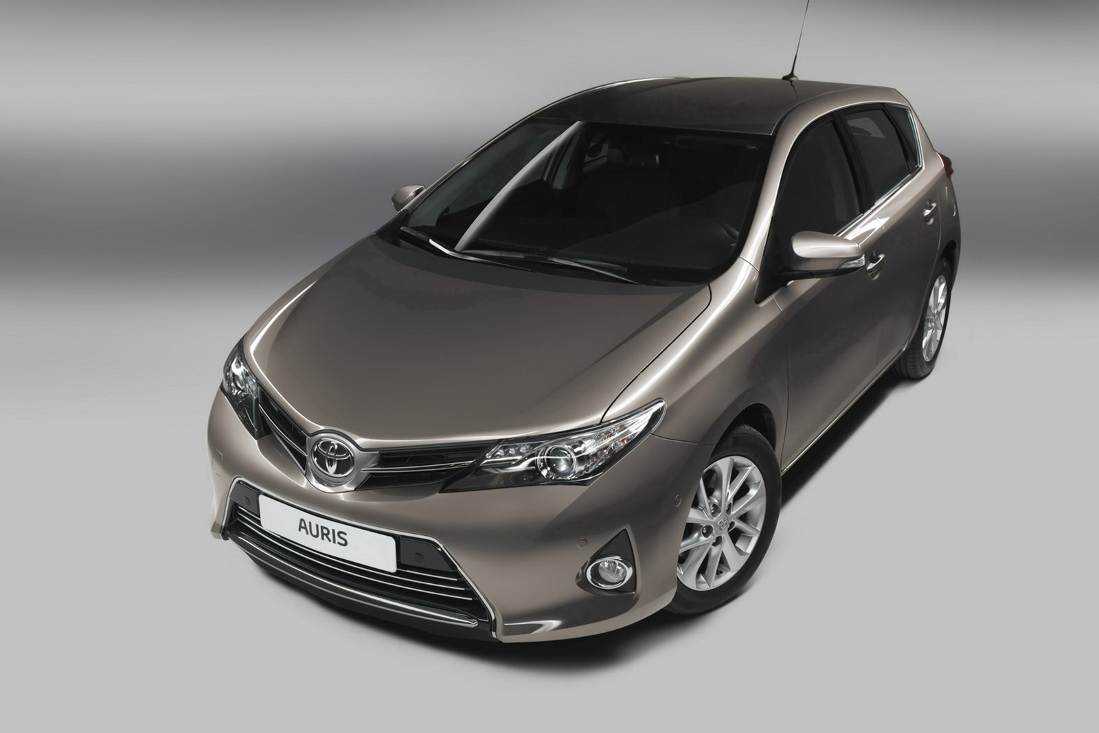 Toyota Auris 2013 - Toyota - Autopareri