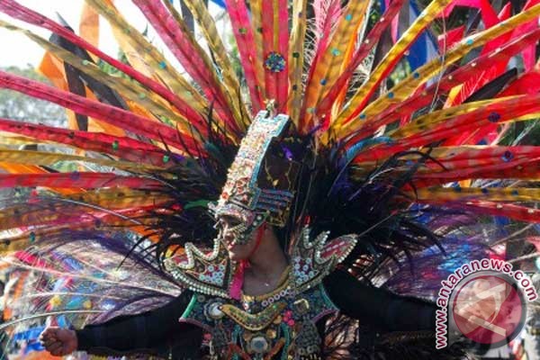 carnaval-budaya-pawai-budaya-kota-madiun-jatim-22-juni-2012