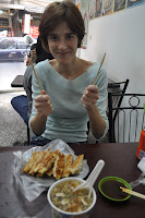 Pausa per dinar. Dumplings! :)
Lunch break. Dumplings! :) Pausa per dinar. Dumplings! :)
Lunch break. Dumplings! :)