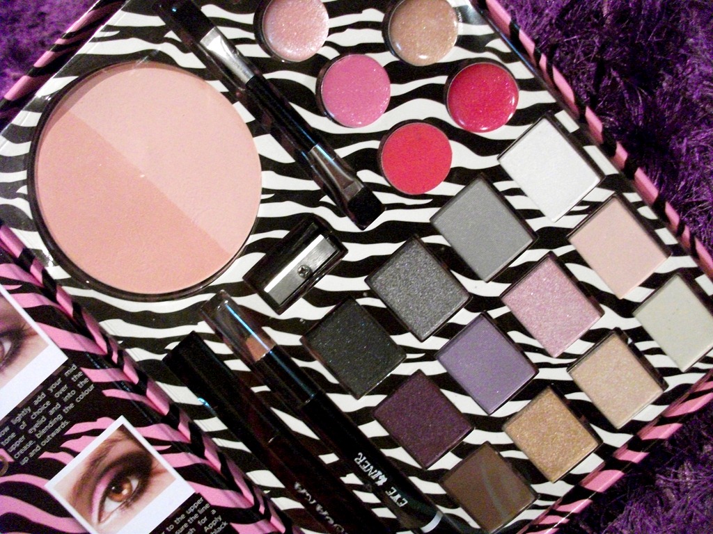 [glameffect%25203%255B9%255D.jpg]