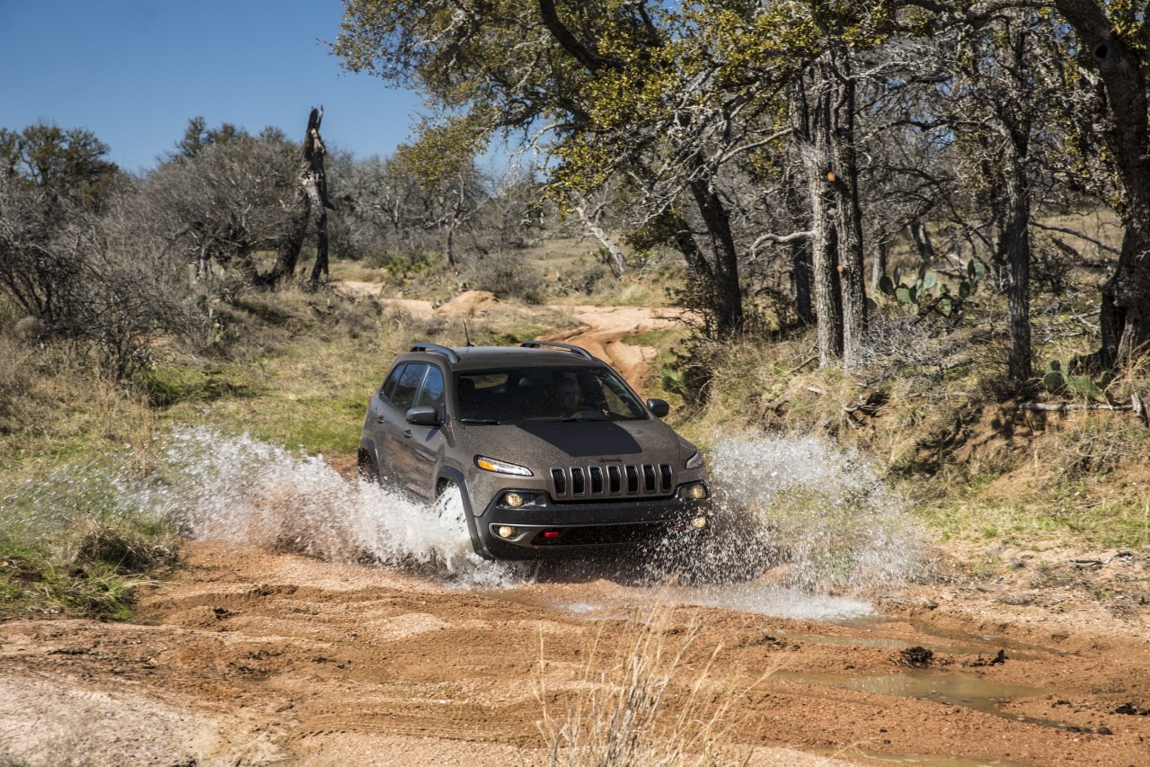 2014-Jeep-Cherokee-SUV-16[3].jpg
