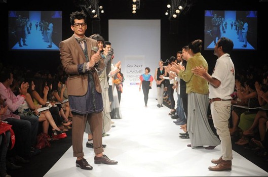 Urmi Ghosh 's collection at LFW Winter Festive 2011 (4)