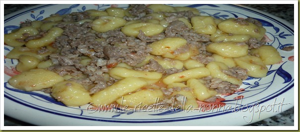 Gnocchi di patate con ragù leggero e crema di riso (5)
