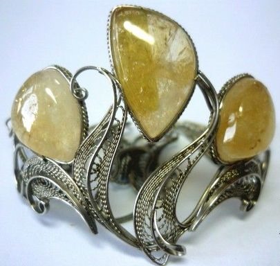 [94c4867438-ukrasheniya-braslet-tsitrin%255B5%255D.jpg]