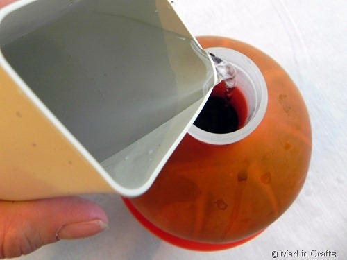 pour hot water into the cylinder pour hot water into the cylinder