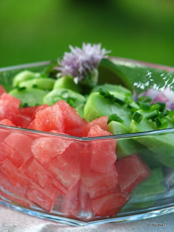 salata od lubenice, krastavaca i crvenog luka-2