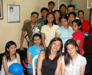 February 14: Eloschie Flores with Sister and Mother (Sampaloc, Manila)