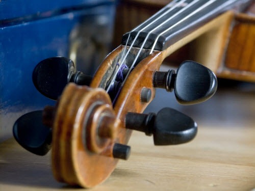 [violin%2520500x375%2520Photoxpress_721849%255B3%255D.jpg]