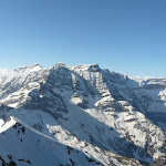 A droite le cirque de Gavarnie. Au centre les deux astazous et le couloir Swan. Tout a gauche la breche de Tuquerouye. En arri�re plan le Mont Perdu.