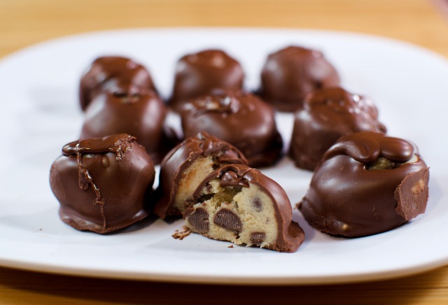 [Cookie%2520Dough%2520Truffles%255B4%255D.jpg]