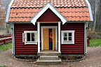 Många roliga små hus att gå in i